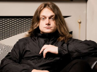 JAMIE WEBSTER TO TOUR THE UK WITH HIS NEW ALBUM RUNNING ROUND THE SUN